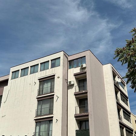 Centru Unirii Luxury Vip Palmier Apartament 2 Camere Cu Terasa Exterioara Amenajata ! Parcare Subterana Privata Climatizata Si Supravegheata Video Dar Doar Cu Rezervare In Limita Locurilor Disponibile !Proprietate In Regim Hoteliep - Nu Are Bucatarie Bükreş Dış mekan fotoğraf